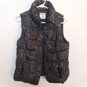 Old Navy Black Leopard Puffer Vest, Size Medium Petite